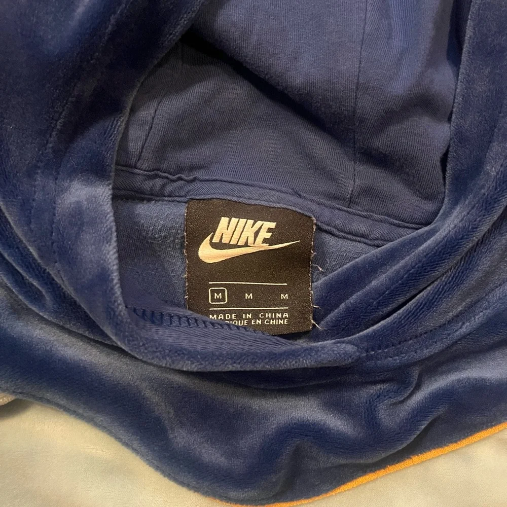 Nike Sportswear Heritage Crop Velvet Hoodie in Blue‎  Size Medium